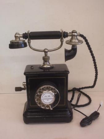 1915 Jydsk phone with dial