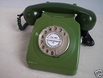 Plastic retro dial telephone 700 series ; 746 GREEN